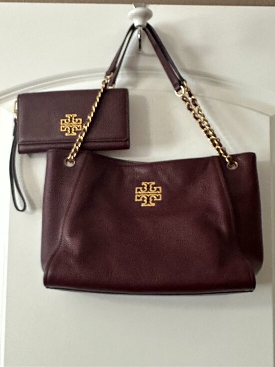 Tory Burch Handbags - BUNDLE Tory Burch Britten Tote w/ matching wallet in garnet excellent condition!